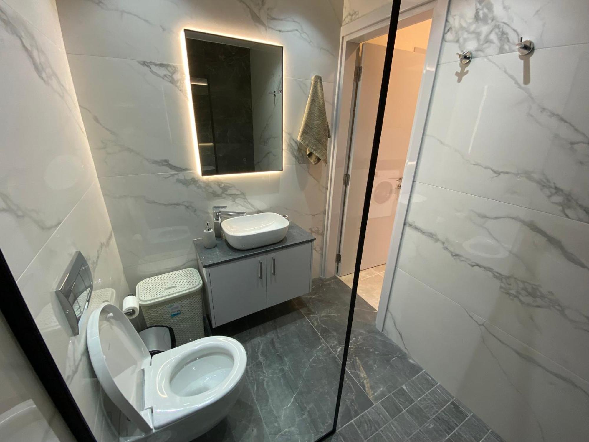 Seaside Luxury Flat In Harbour Tourist Area Paphos