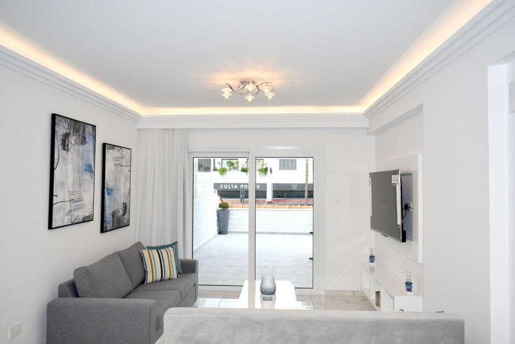2 Bedroom Apartment, Semeli Complex- By Imh Travel & Tours *