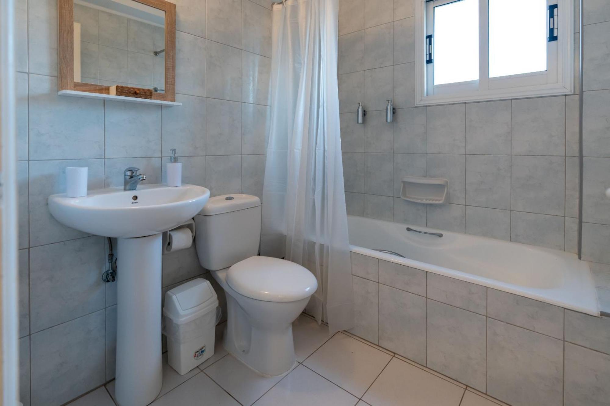 H&o Limnaria Quite And Peaceful Apartment Paphos