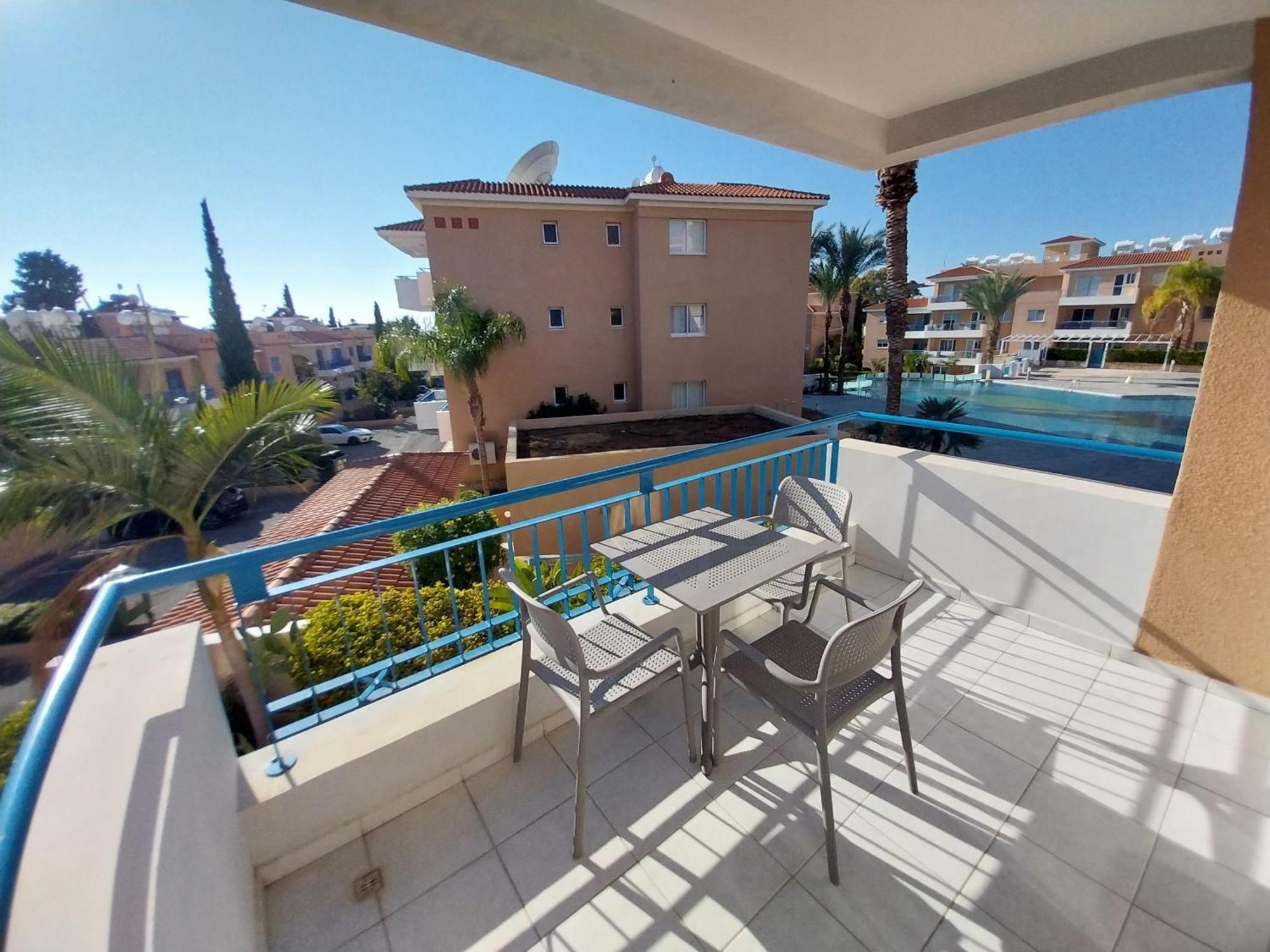 Sunny 2 Bed Home, In Universal *