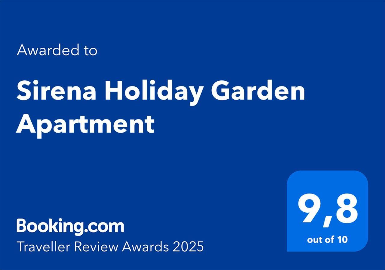 Stylish Garden At Harbour Apartment