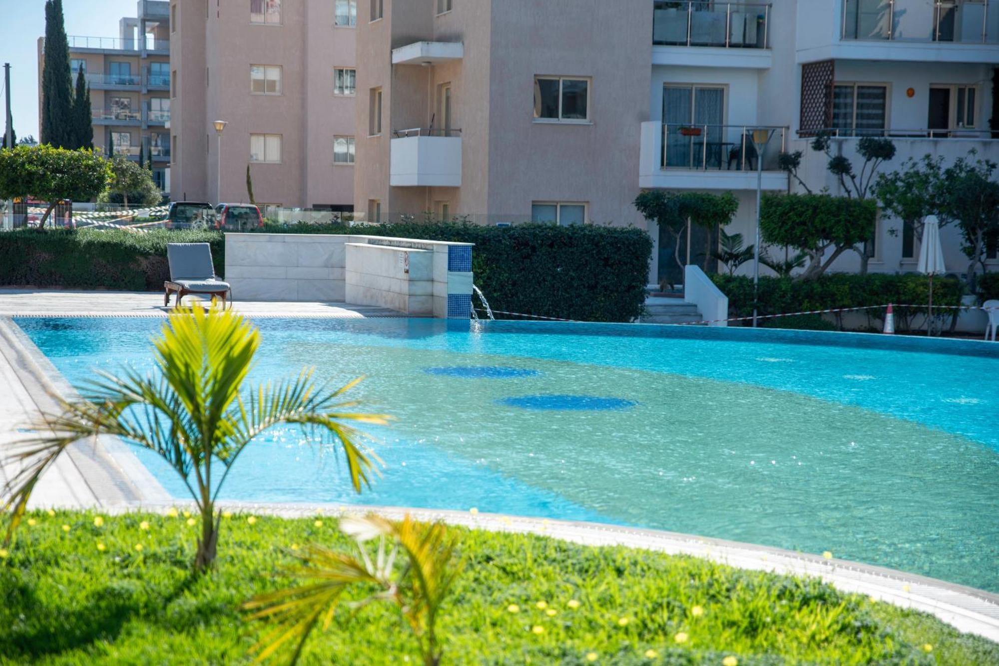 Apartment Elysia Park Pool View *