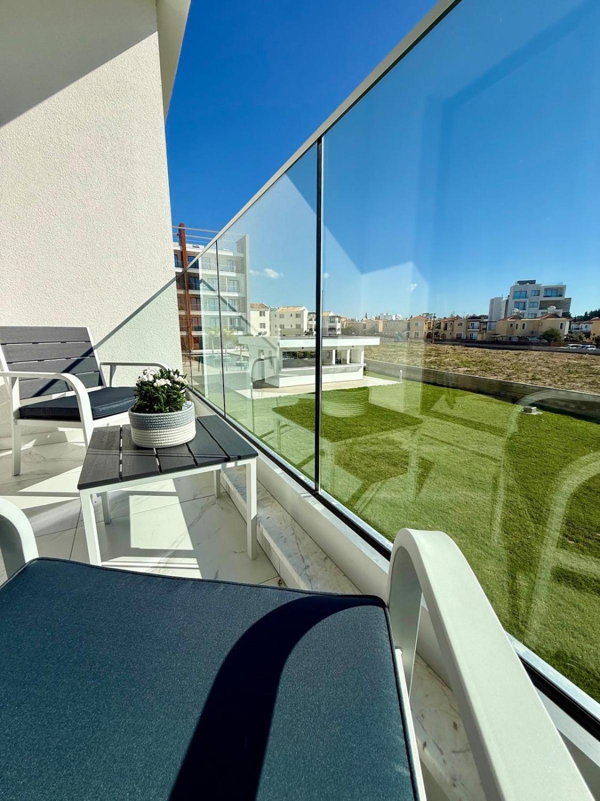 Chill And Stay-luxury In Kato Apartment