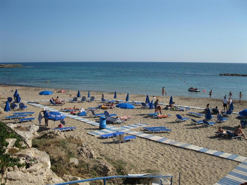 Limnaria Gardens Two Bedroom With Balcony Paphos
