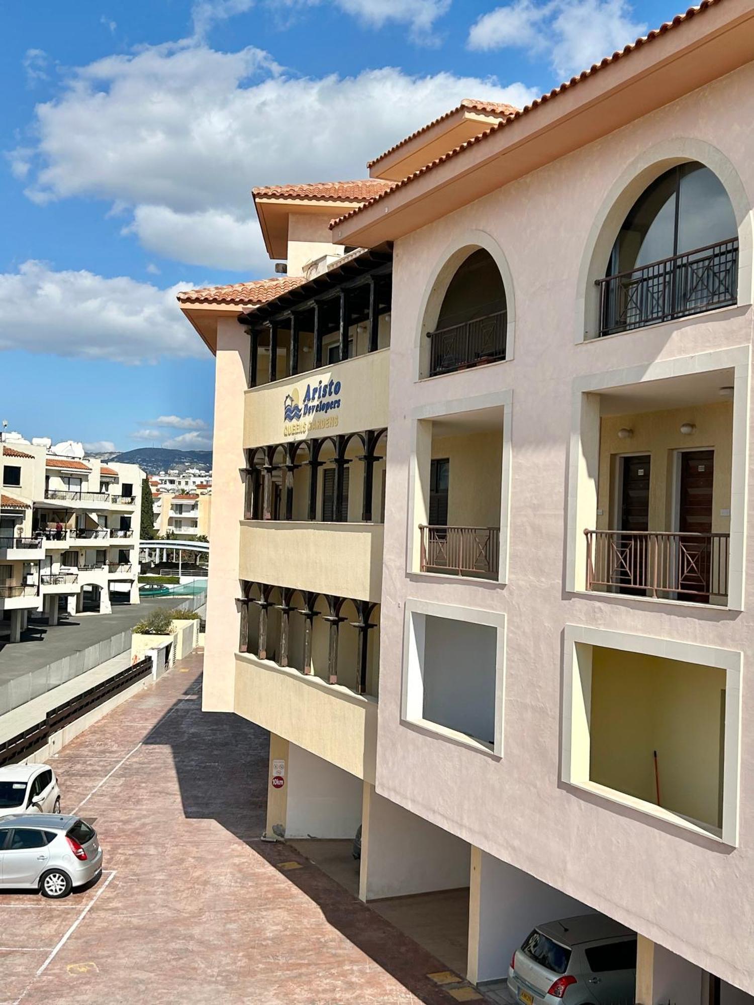 Sun Julz - Queens Gardens Apartment Paphos