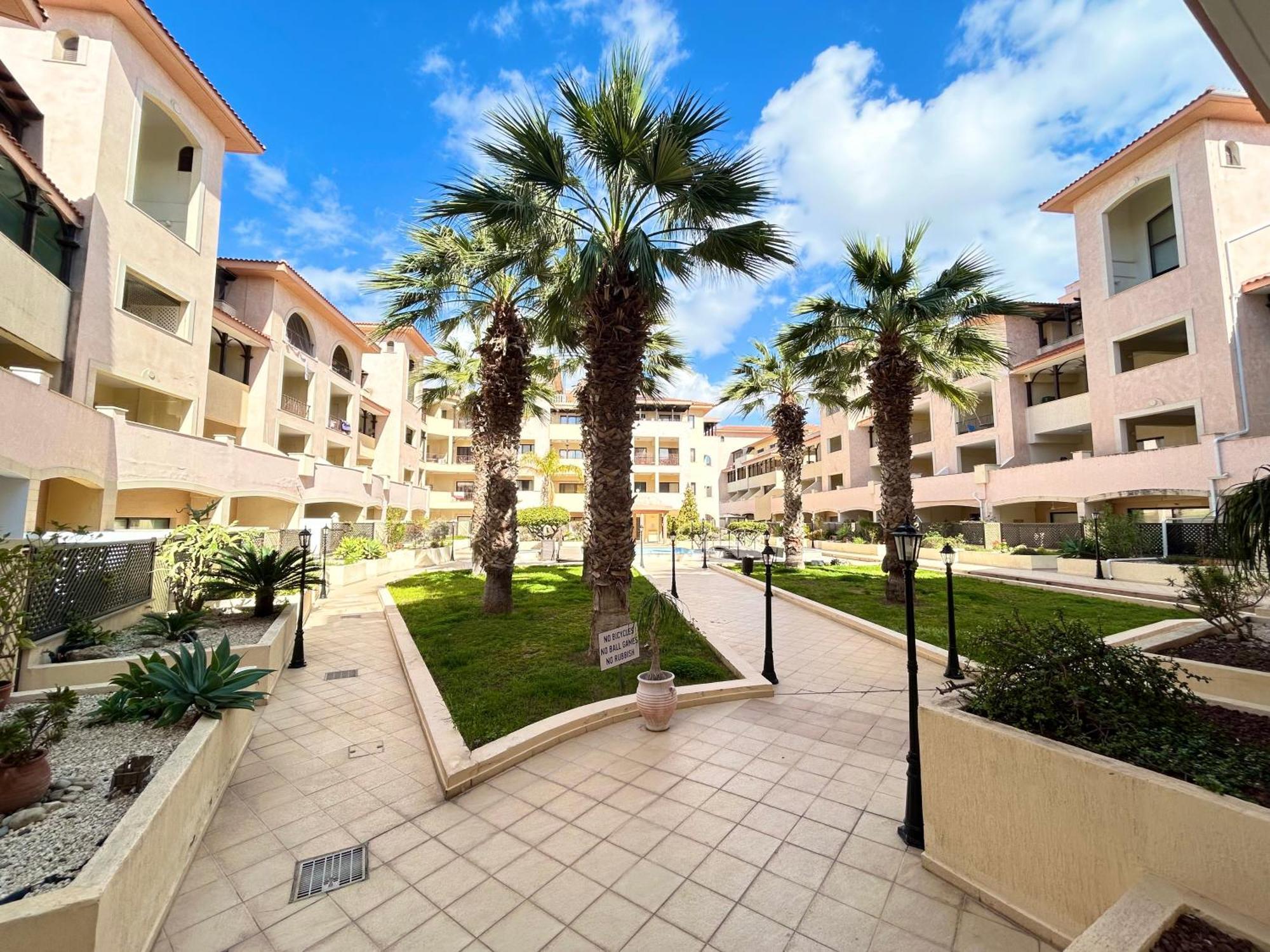 Sun Julz - Queens Gardens Apartment *