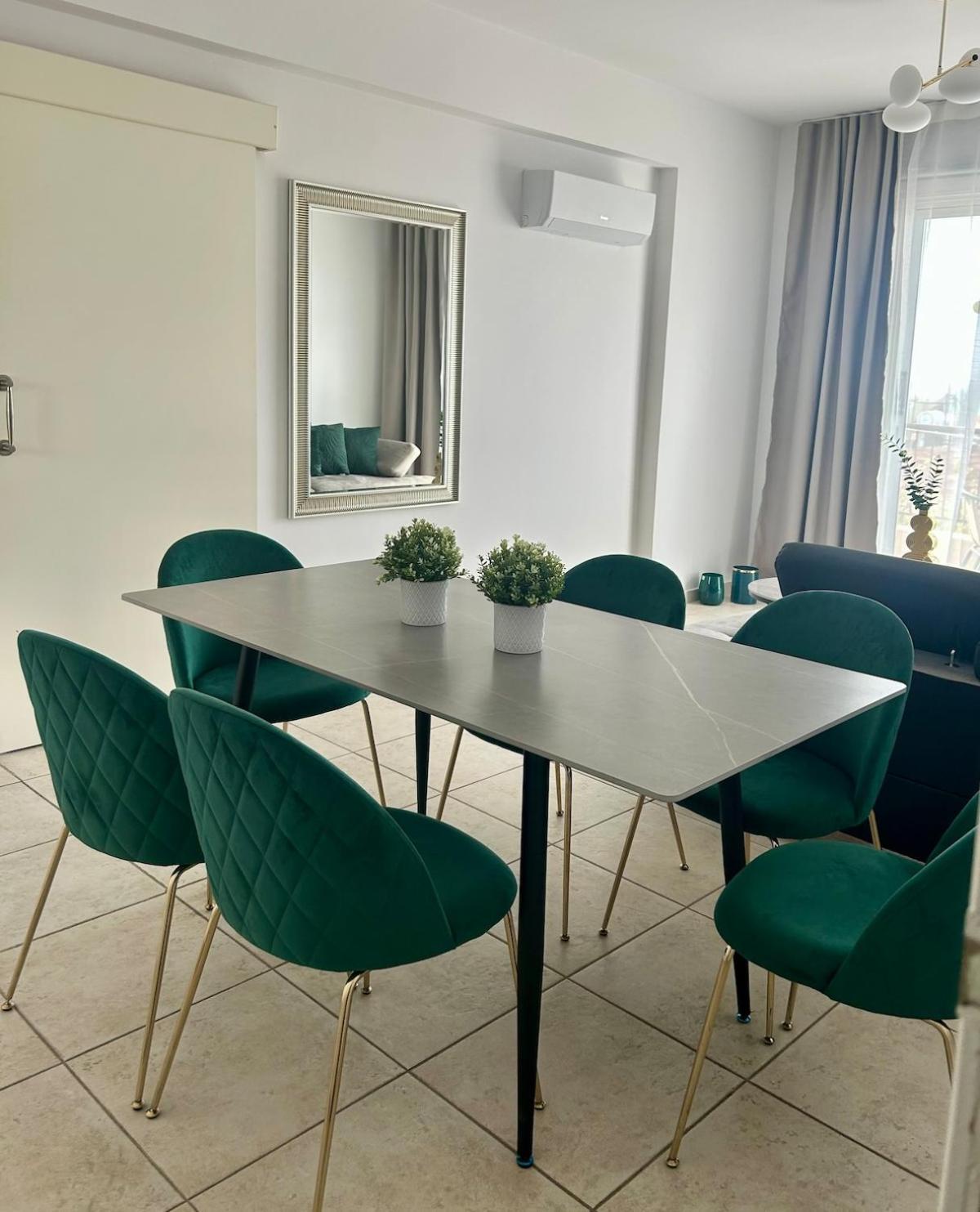 Emerald Sea View Apartamento