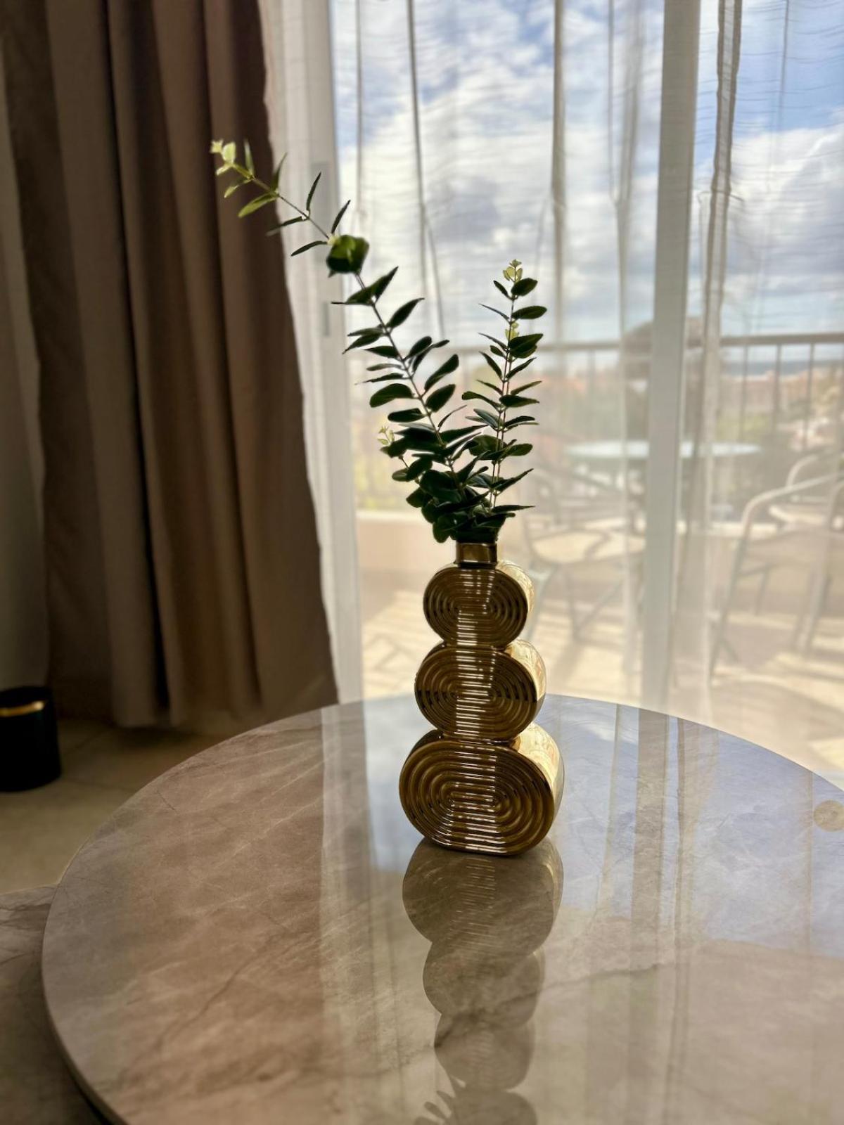 Emerald Sea View Apartamento