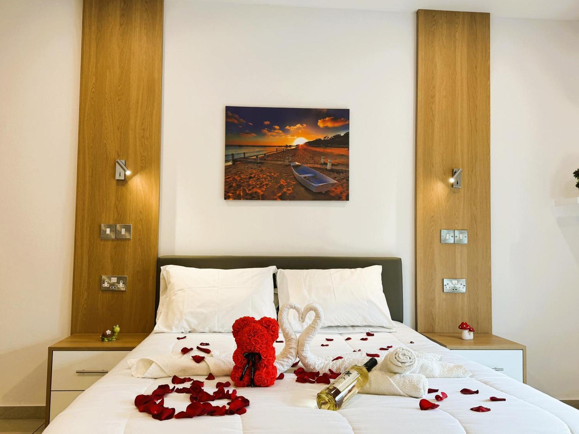 Prime Location! - 400m From The
