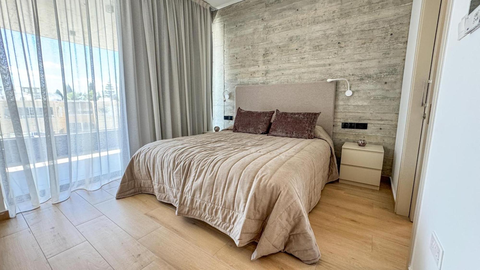 Malberry Park 202 - Modern 2 Bedroom With Pool, Gym, Jaccuzi *