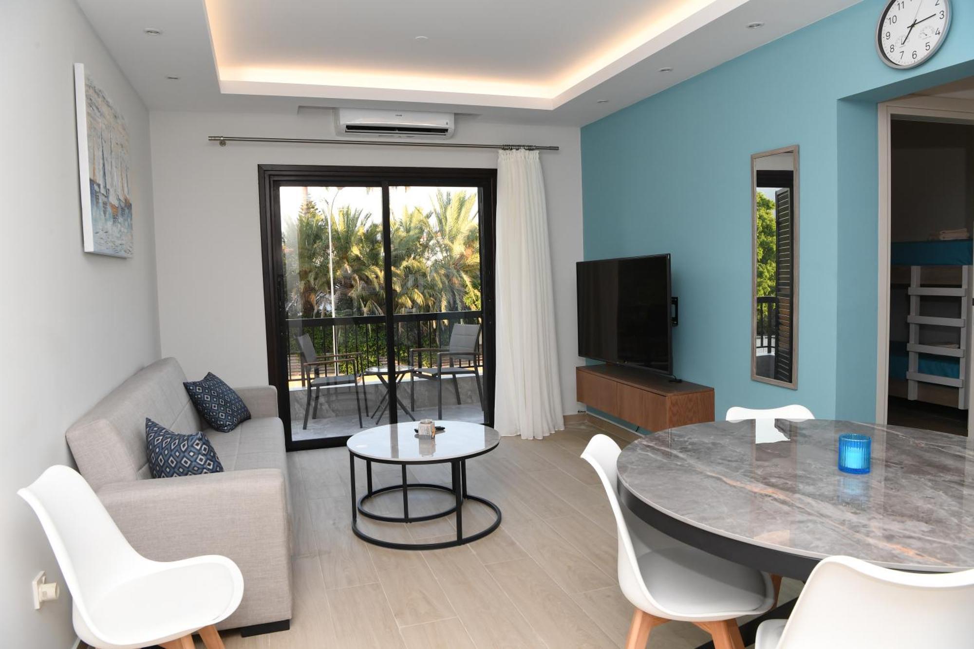 Alexis - Newly Renovated 2-bedroom With Swimming Pool