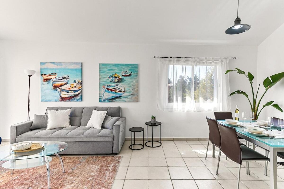 Limnaria Gardens Beautiful By Vichy Apartment