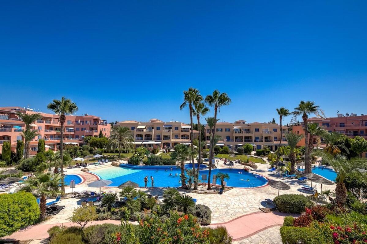 Limnaria Gardens Beautiful By Vichy *