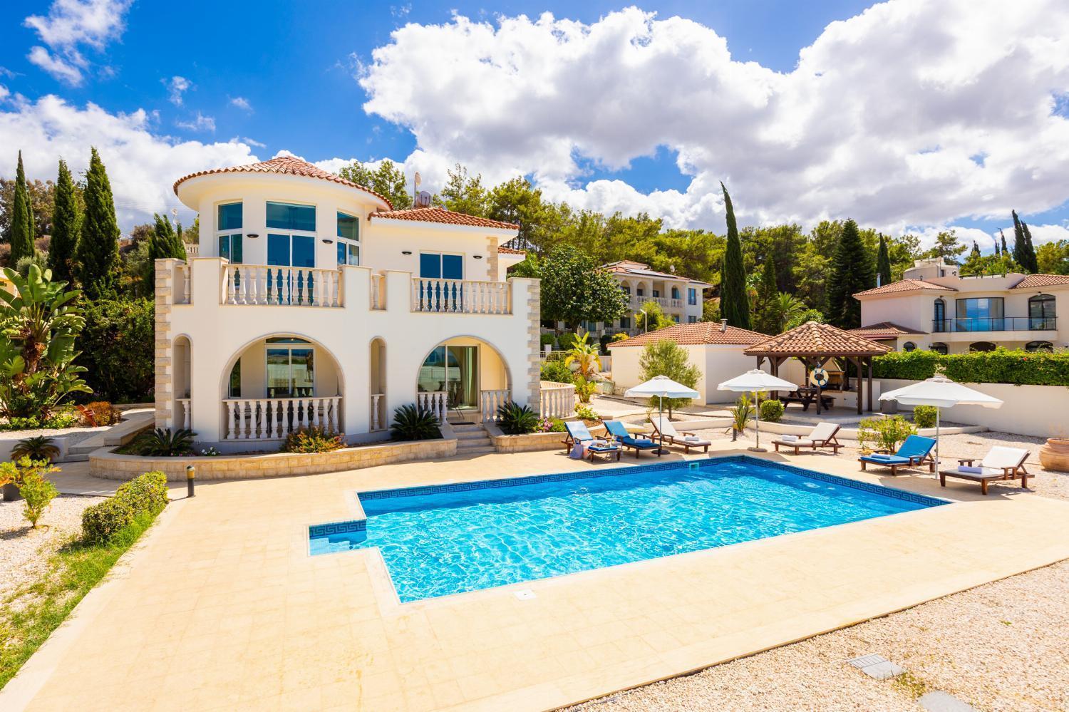 Komissa Villa