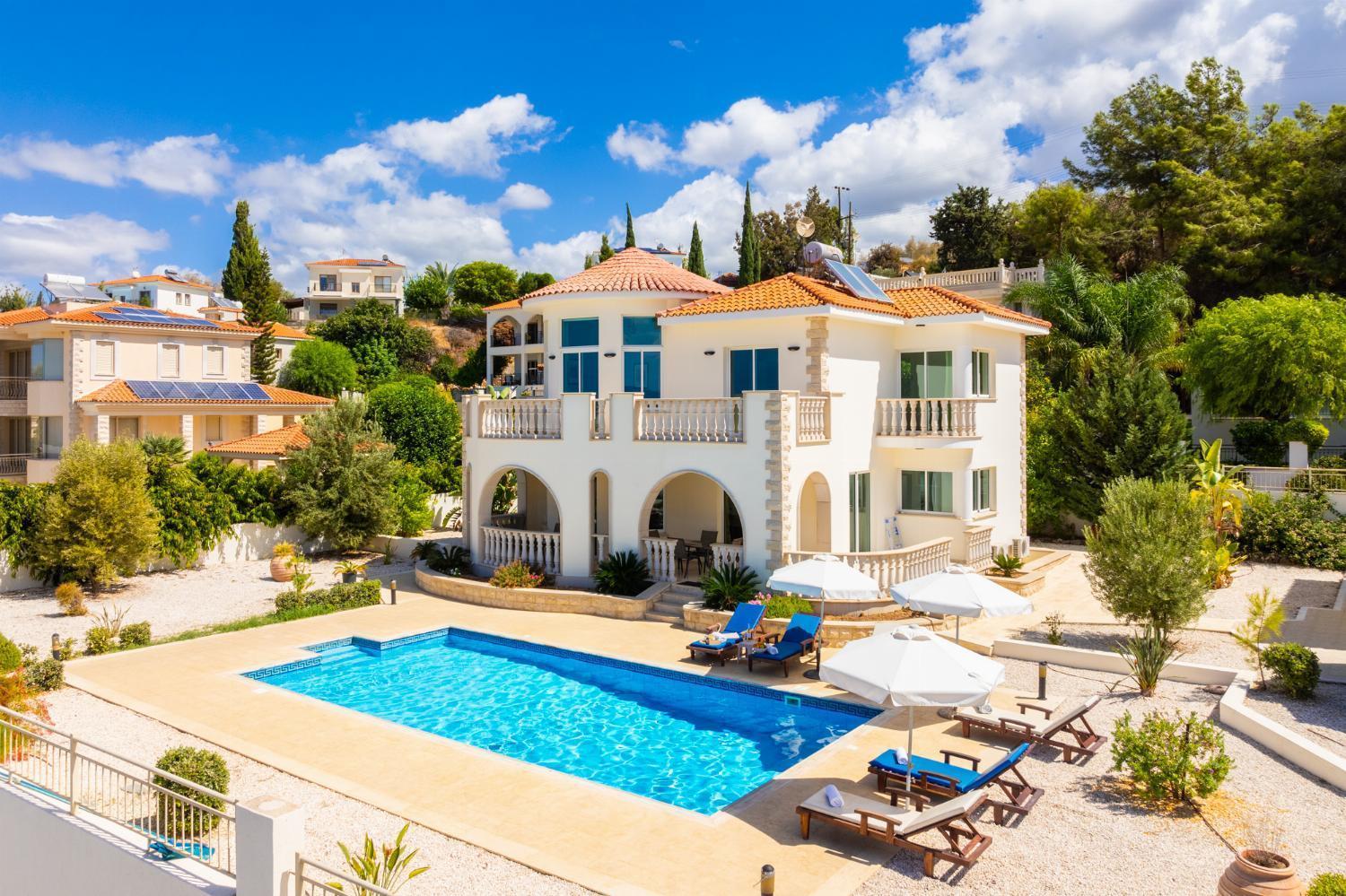 Komissa Villa *