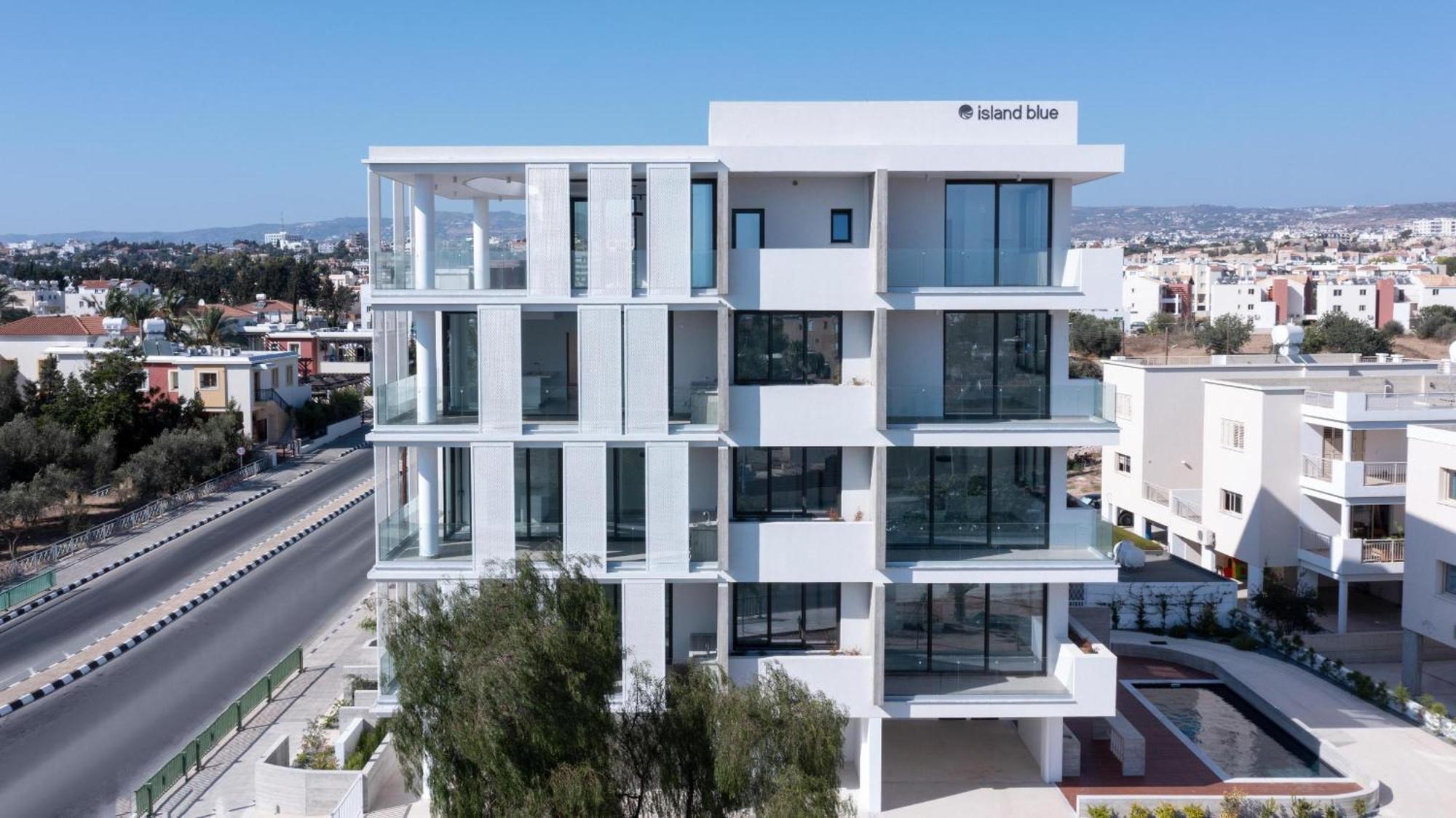 Emerald 102 2 Bed Apartment *
