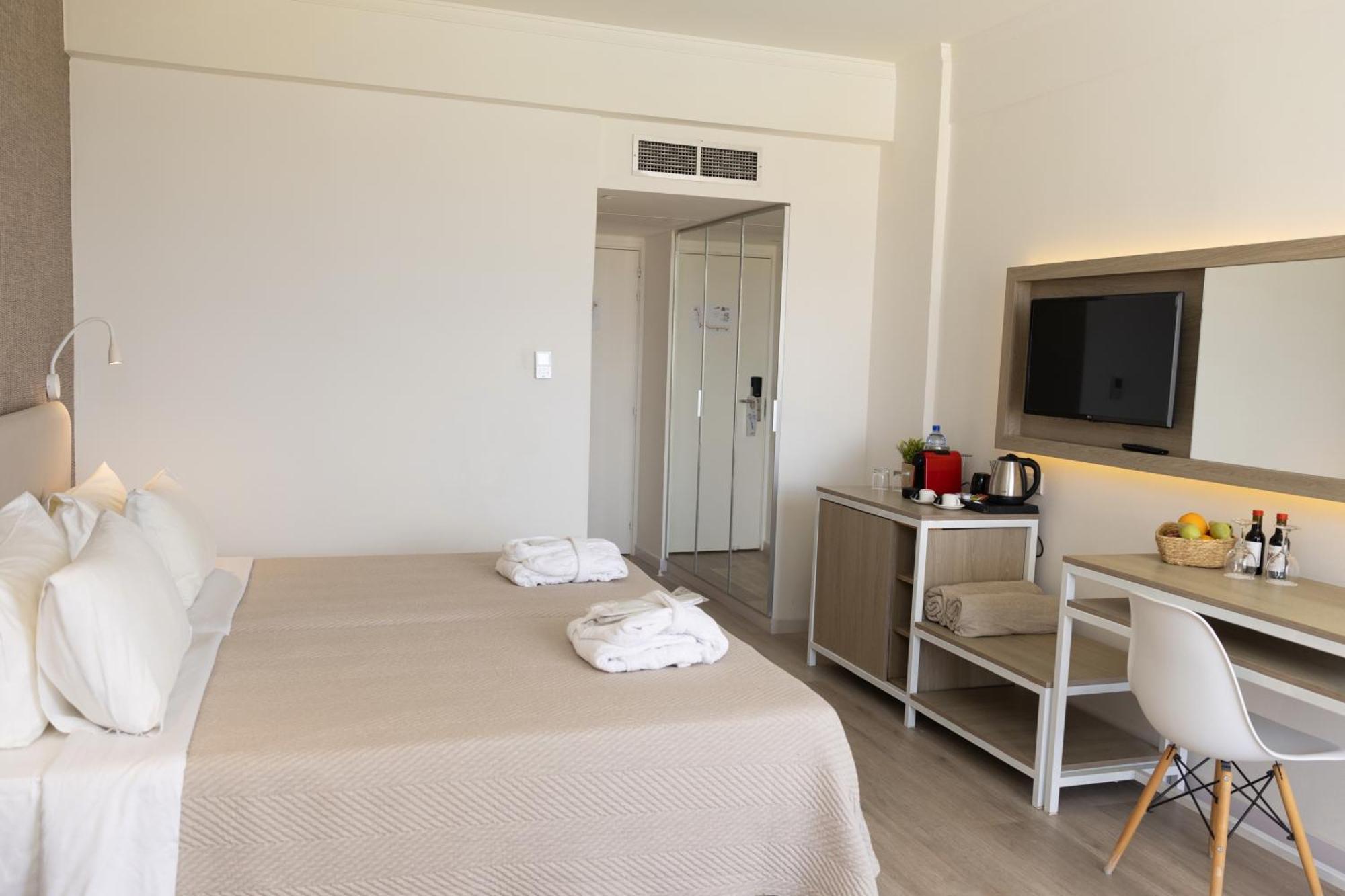Hotel Venus Beach 5*