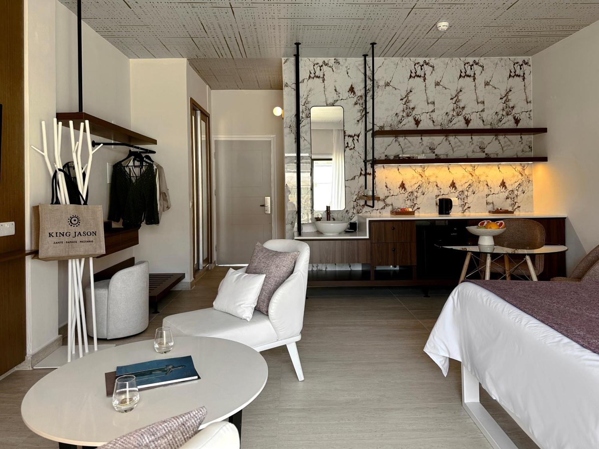 King Jason - Designed For Adults By Louis Hotel Paphos