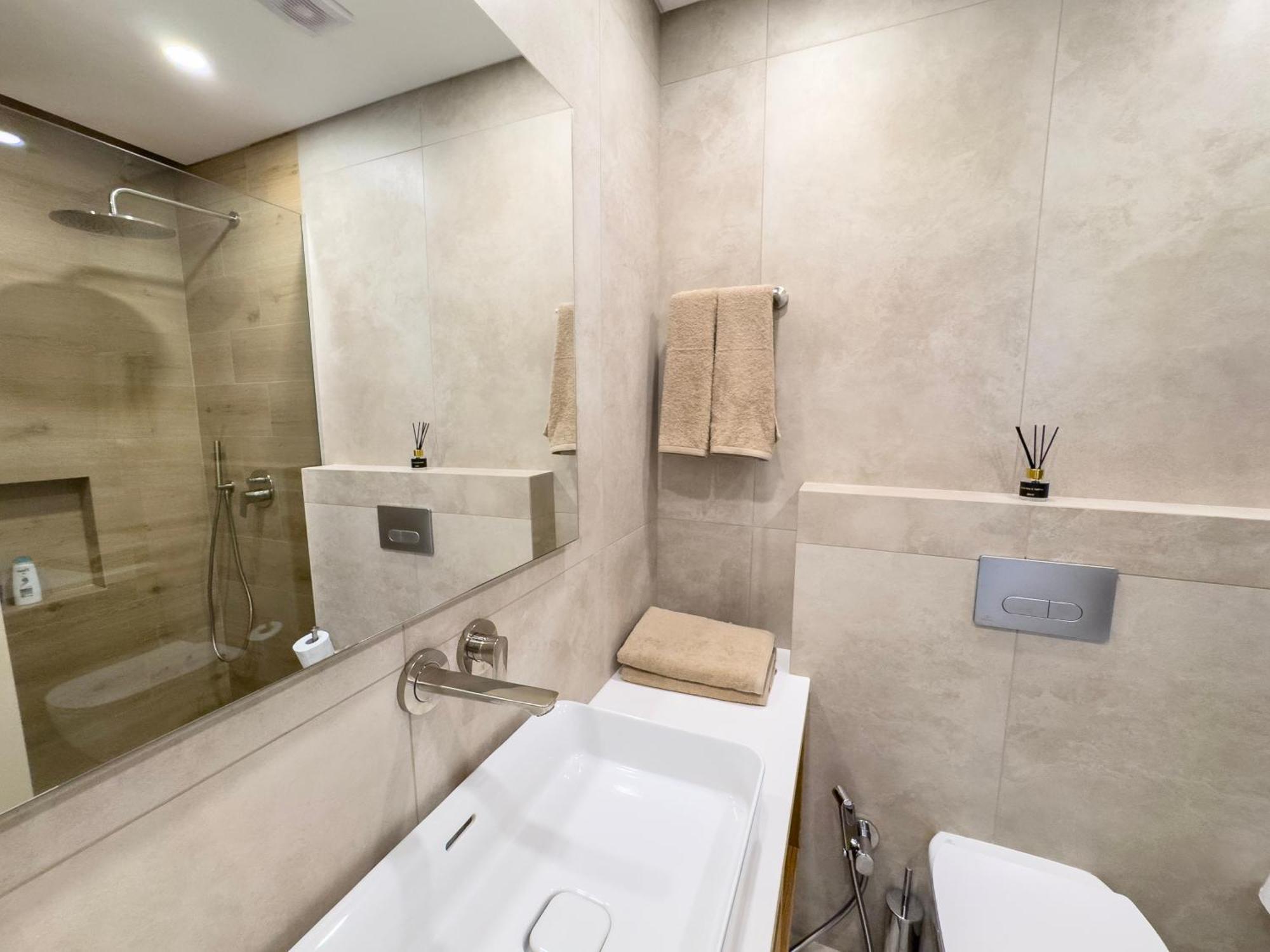 Apartamento Malberry Park 301 - Modern 2 Bedroom With Pool, Gym, Jaccuzi Paphos