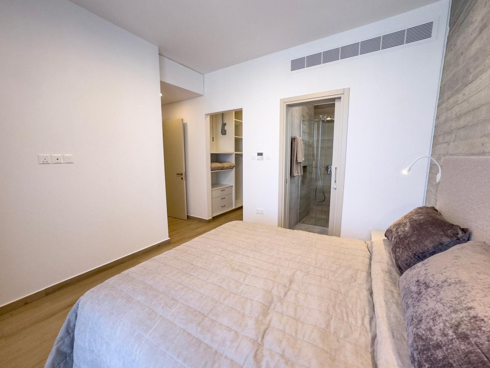 Apartment Malberry Park 301 - Modern 2 Bedroom With Pool, Gym, Jaccuzi Paphos