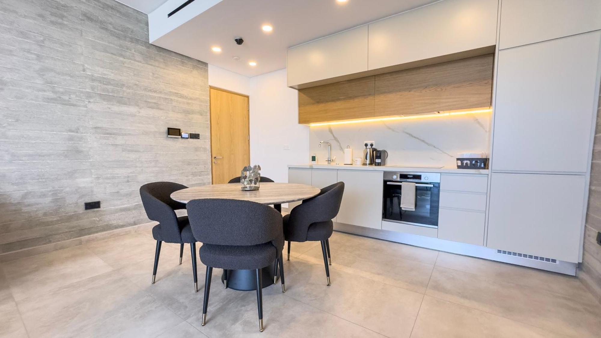 Malberry Park 301 - Modern 2 Bedroom With Pool, Gym, Jaccuzi * Paphos