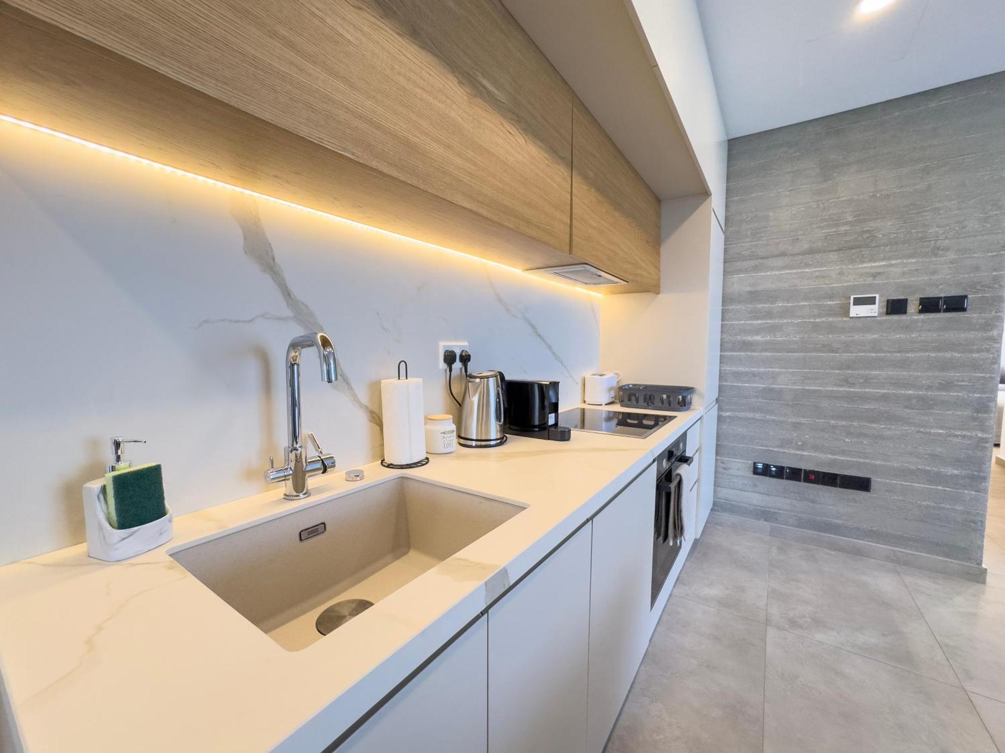 Malberry Park 301 - Modern 2 Bedroom With Pool, Gym, Jaccuzi Apartment Paphos