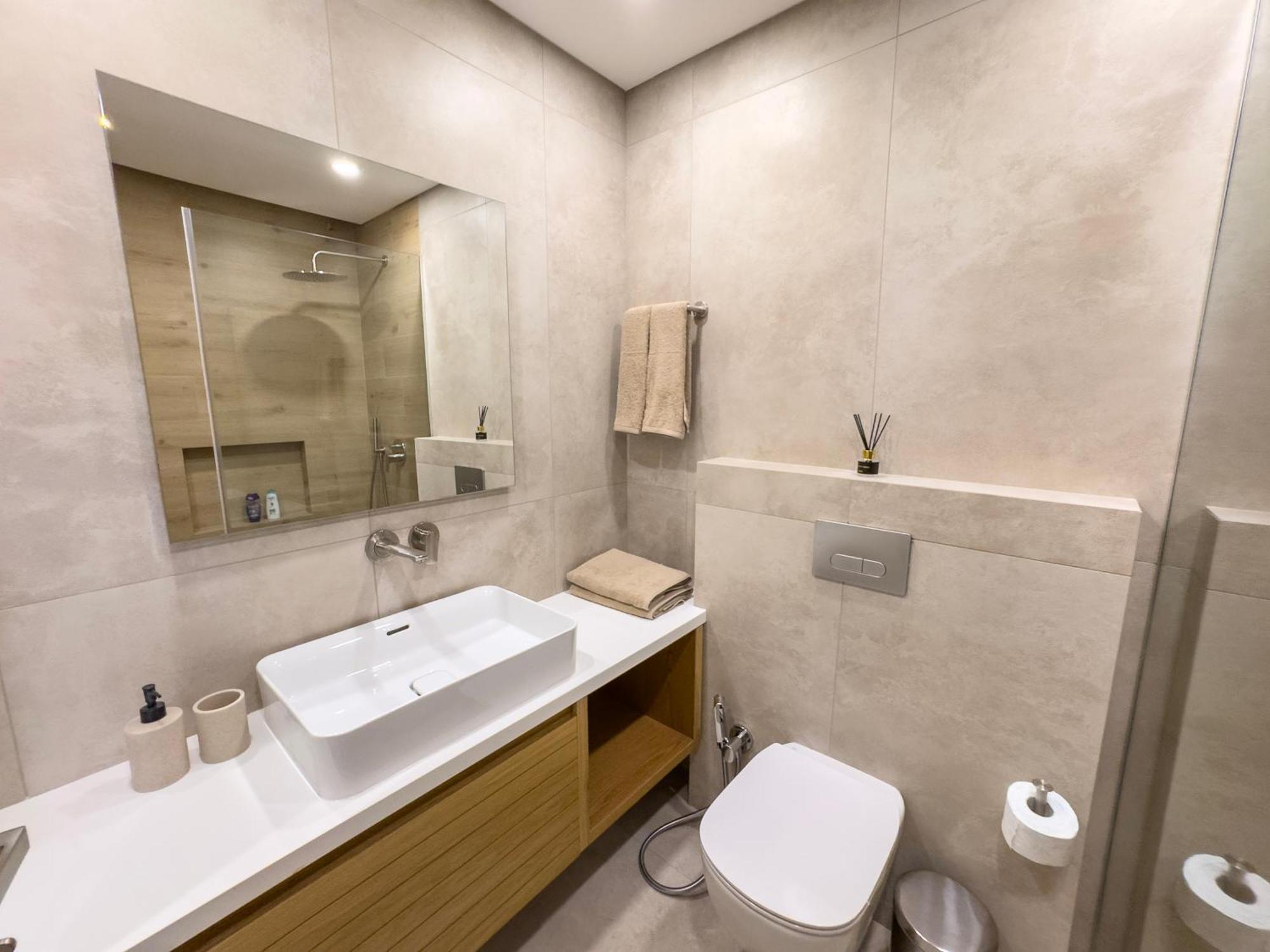 Malberry Park 301 - Modern 2 Bedroom With Pool, Gym, Jaccuzi Apartment Paphos
