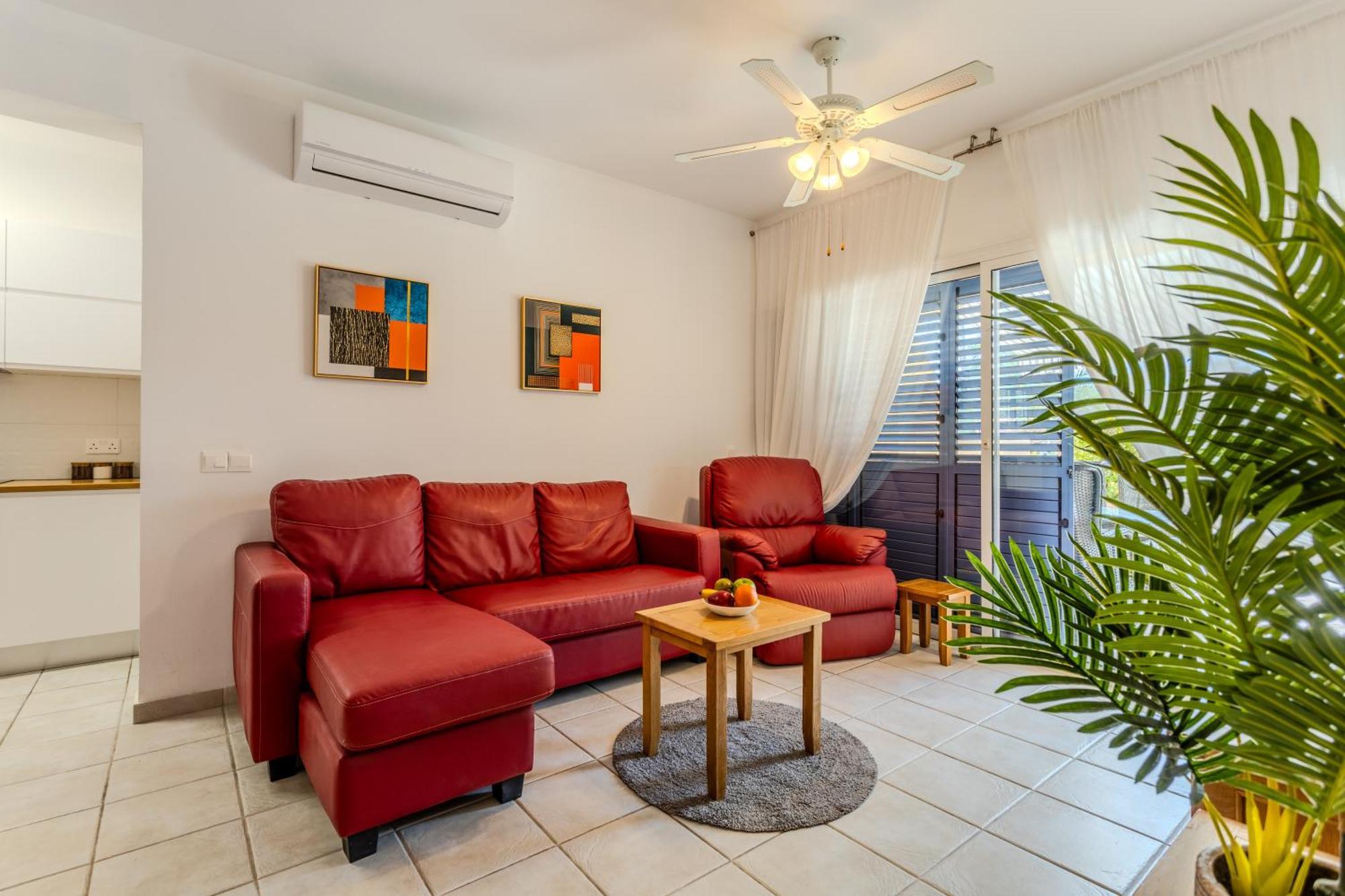 H&o Limnaria Elegance Pool View Apartment Paphos