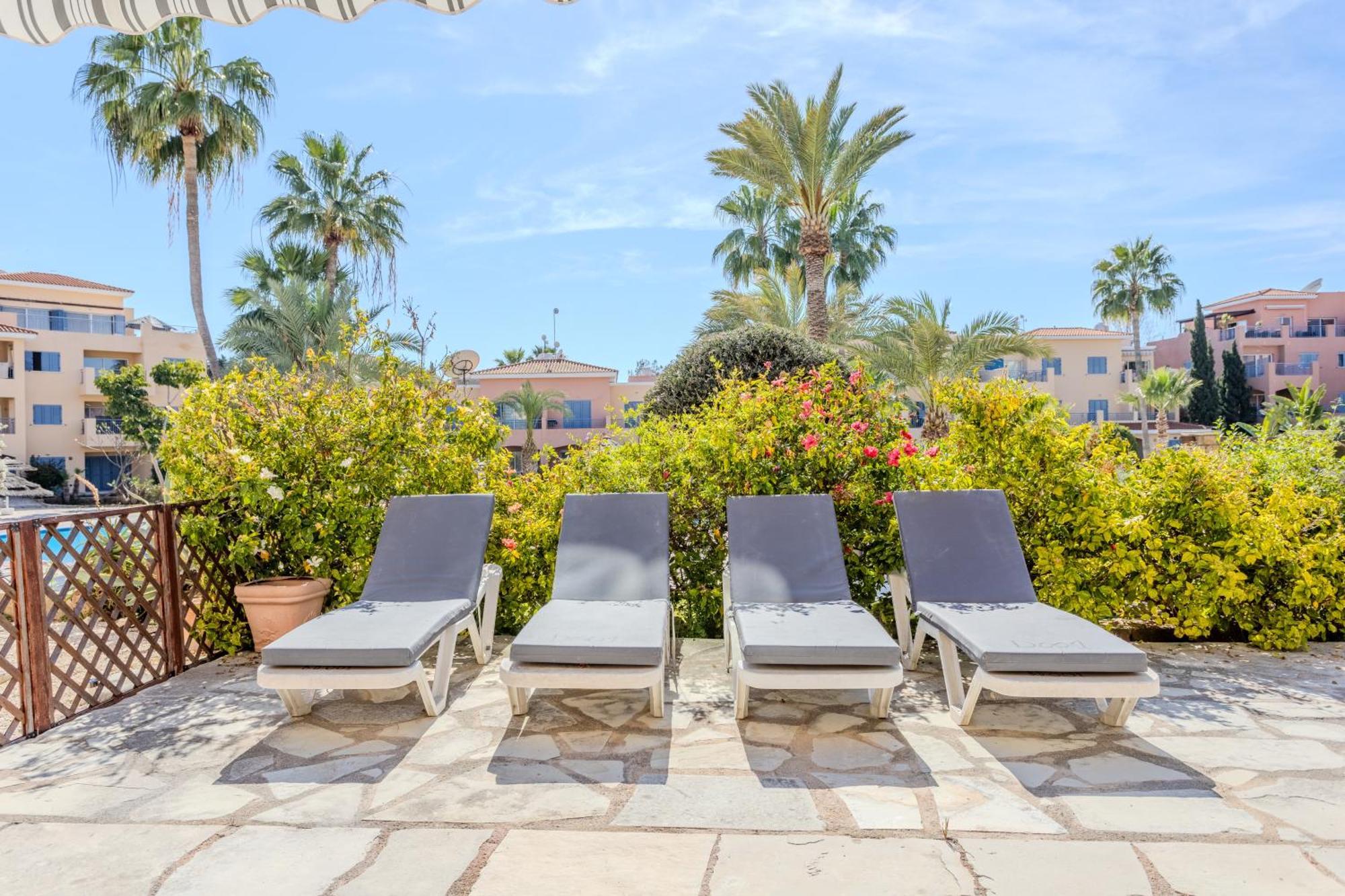 H&o Limnaria Elegance Pool View Apartment Paphos