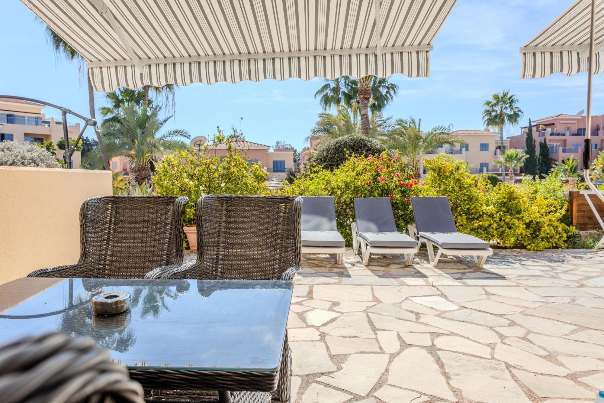 H&o Limnaria Elegance Pool View Paphos