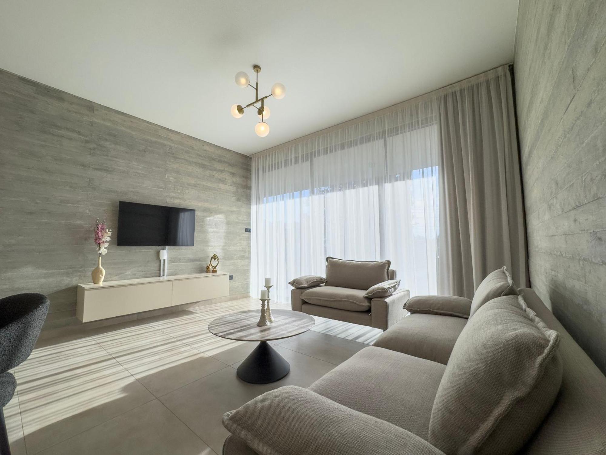 Malberry Park 103 - Modern 2 Bedroom With Pool, Gym, Jaccuzi * Paphos