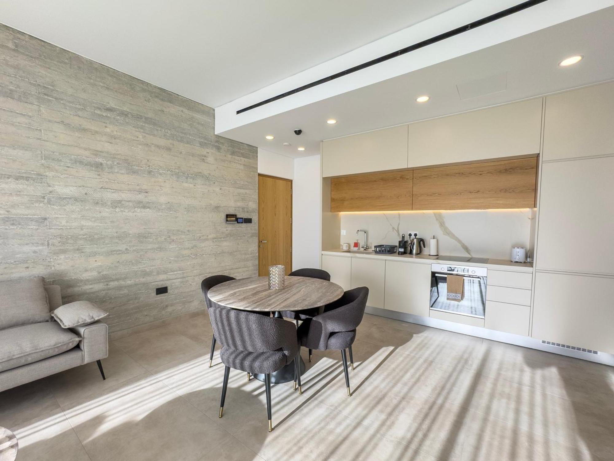 Malberry Park 103 - Modern 2 Bedroom With Pool, Gym, Jaccuzi