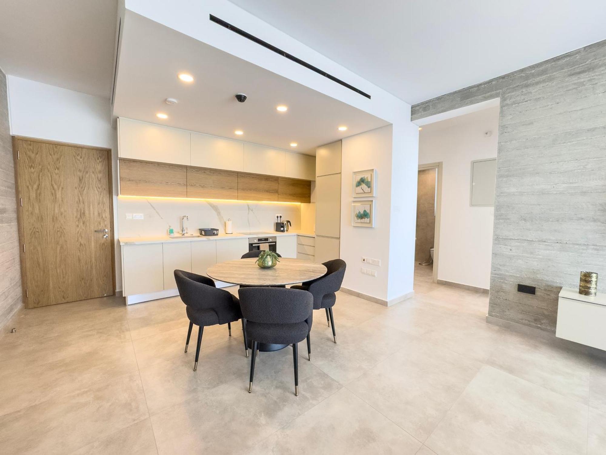 Malberry Park 204 - Modern 2 Bedroom With Pool, Gym, Jaccuzi Paphos