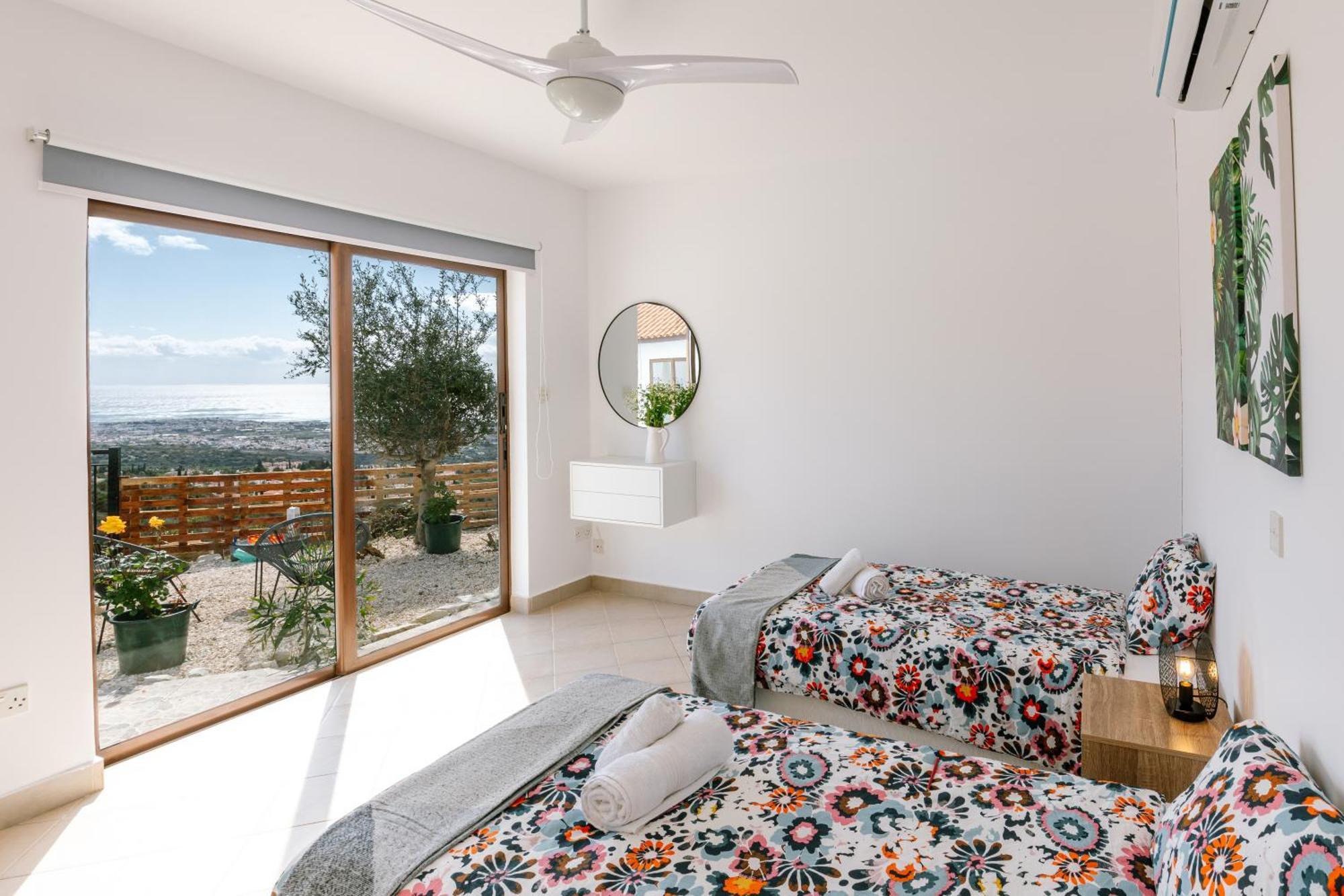 Dream Villa In Tala With Private Pool, Sea & Mountain Views & Garden Retreat Paphos