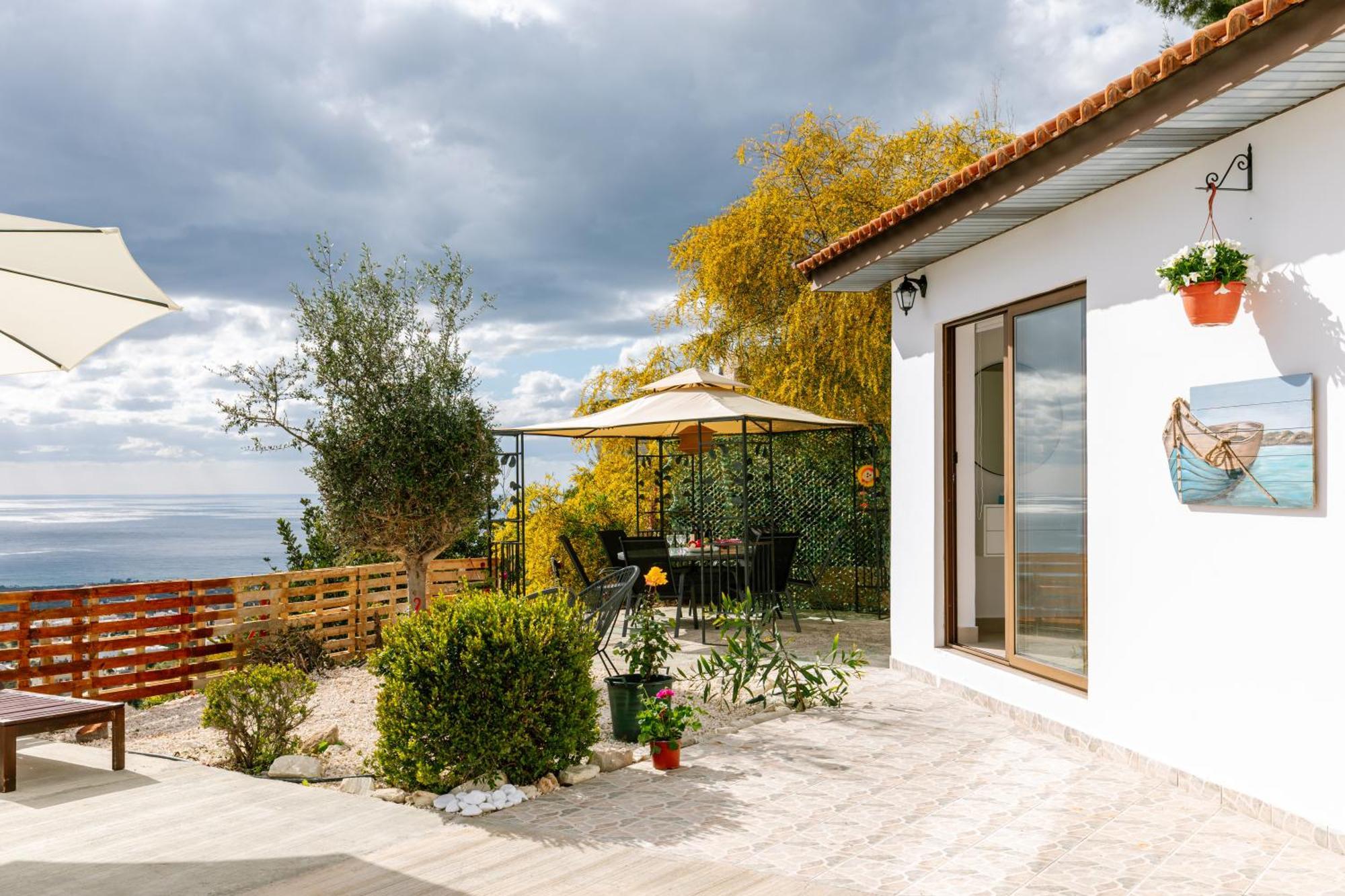 Dream Villa In Tala With Private Pool, Sea & Mountain Views & Garden Retreat Paphos