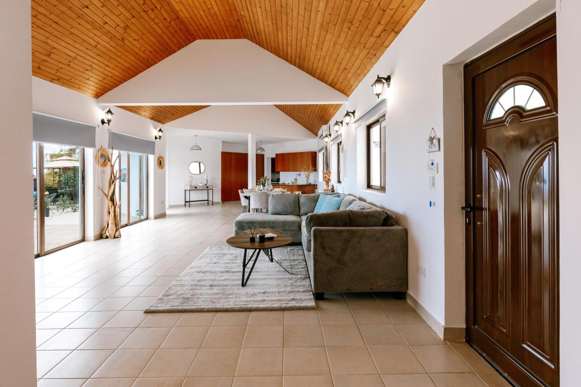 Dream Villa In Tala With Private Pool, Sea & Mountain Views & Garden Retreat *