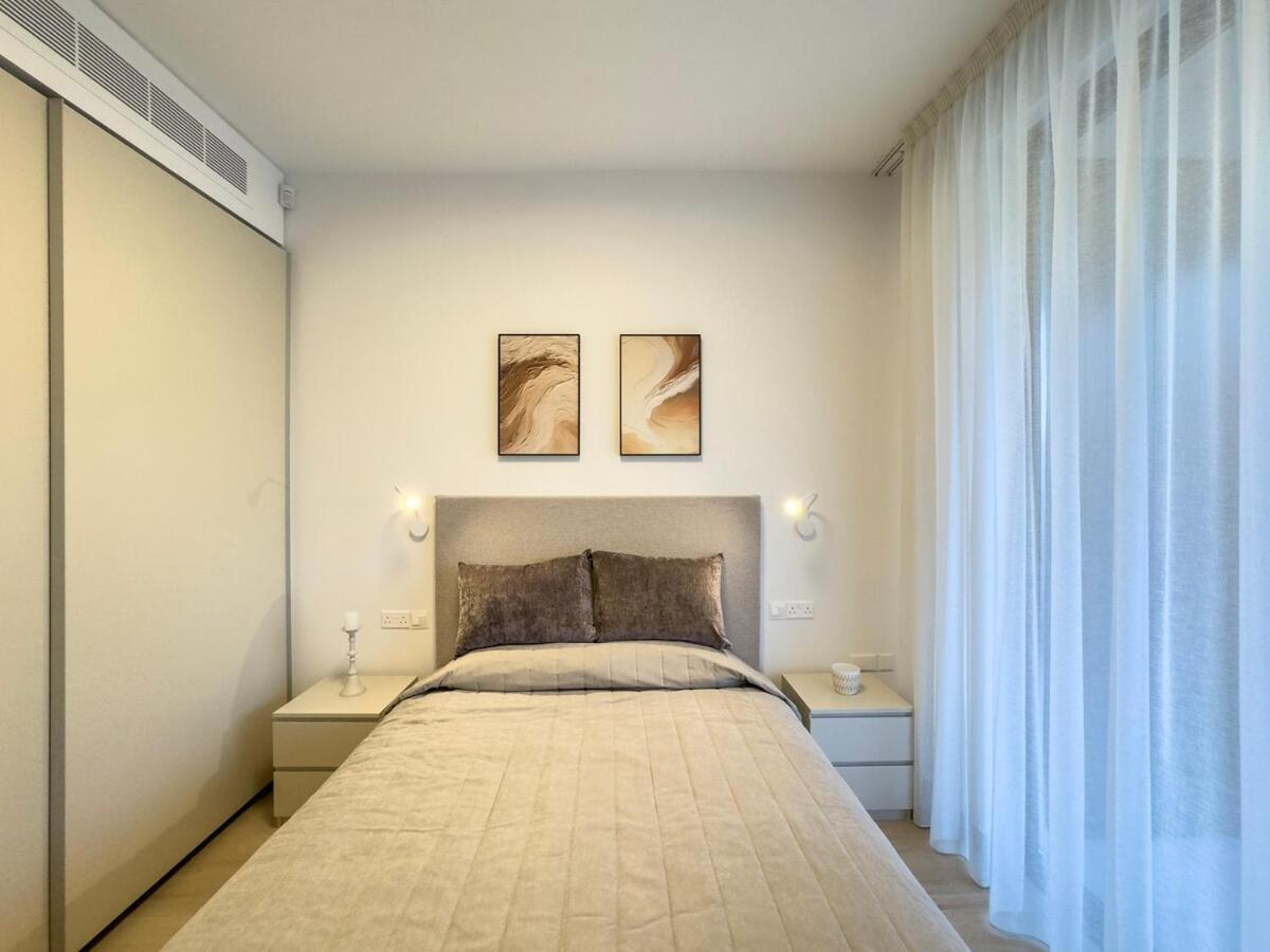 Malberry Park 101 - Modern 2 Bedroom With Pool, Gym, Jaccuzi Apartment *