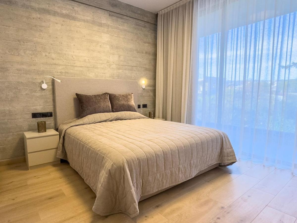 Apartment Malberry Park 101 - Modern 2 Bedroom With Pool, Gym, Jaccuzi Paphos