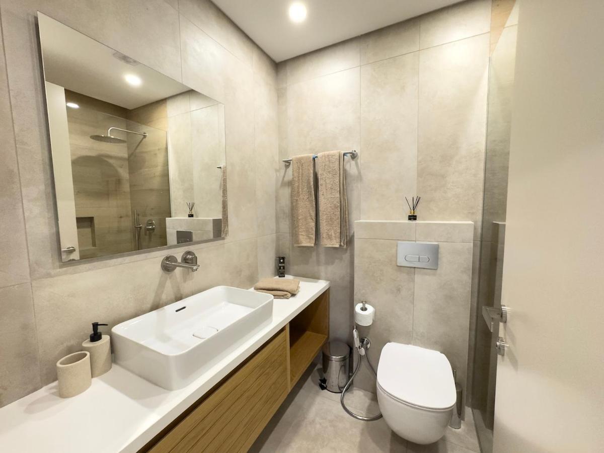 Malberry Park 101 - Modern 2 Bedroom With Pool, Gym, Jaccuzi Apartment *