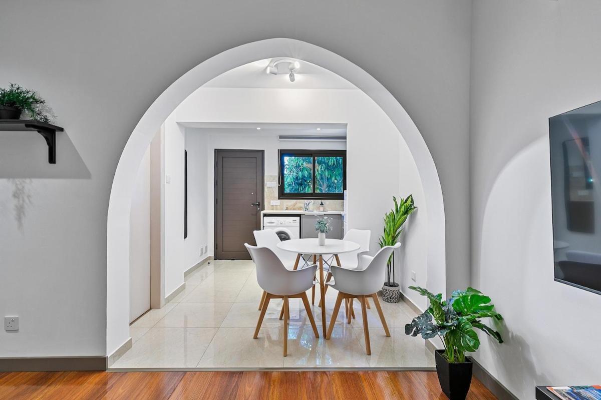 Apartment Orange Tree Studio, Just Steps From The Sea Paphos