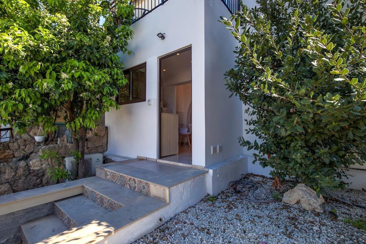 Apartment Orange Tree Studio, Just Steps From The Sea *