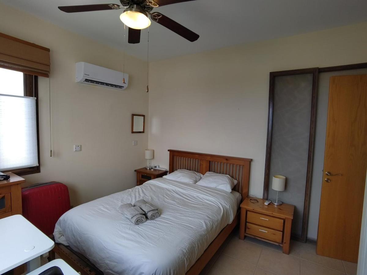 Othello With Pool, Balcony, Rooftop & 800 M To Sandy On Foot Paphos