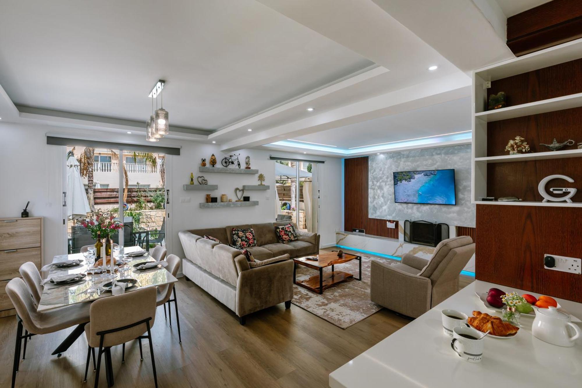 3 Bedroom With Private, Pool, Garden, Bbq, Near The In Kisonerga Paphos