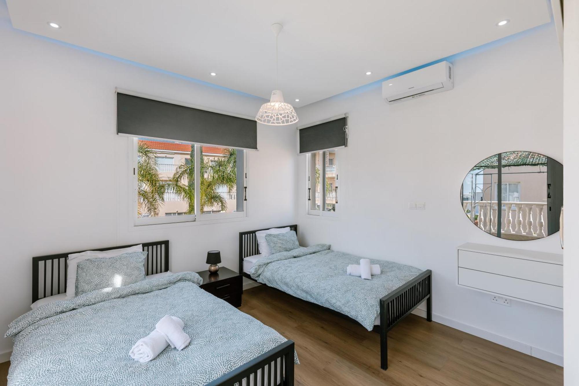3 Bedroom With Private, Pool, Garden, Bbq, Near The In Kisonerga * Paphos