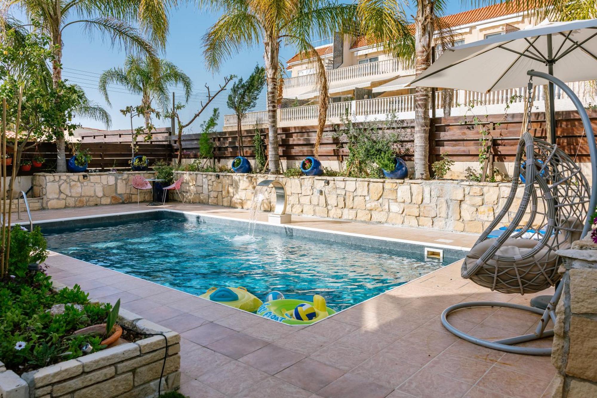 Myria Paphos