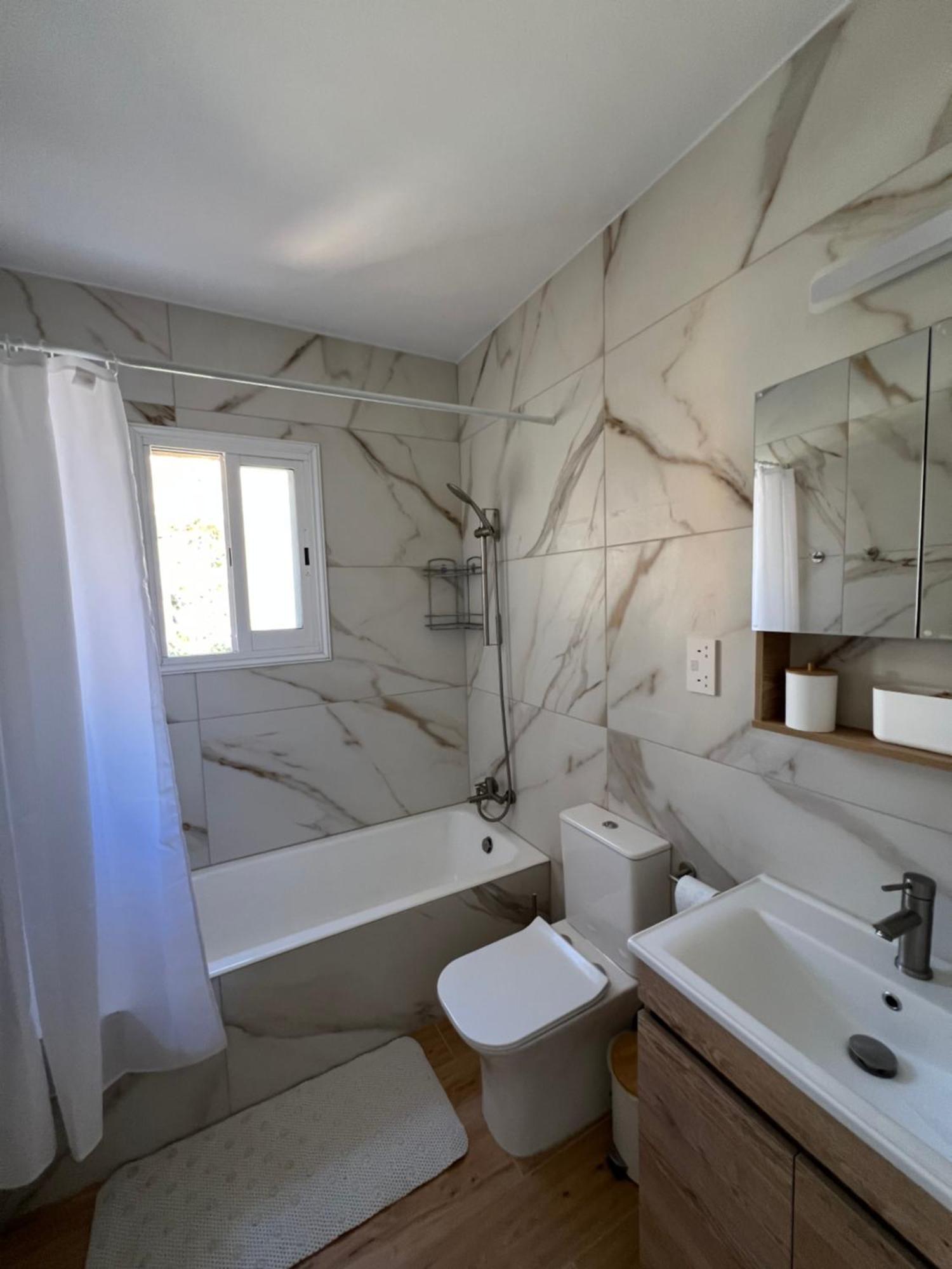Iris Village Grand Apartment *