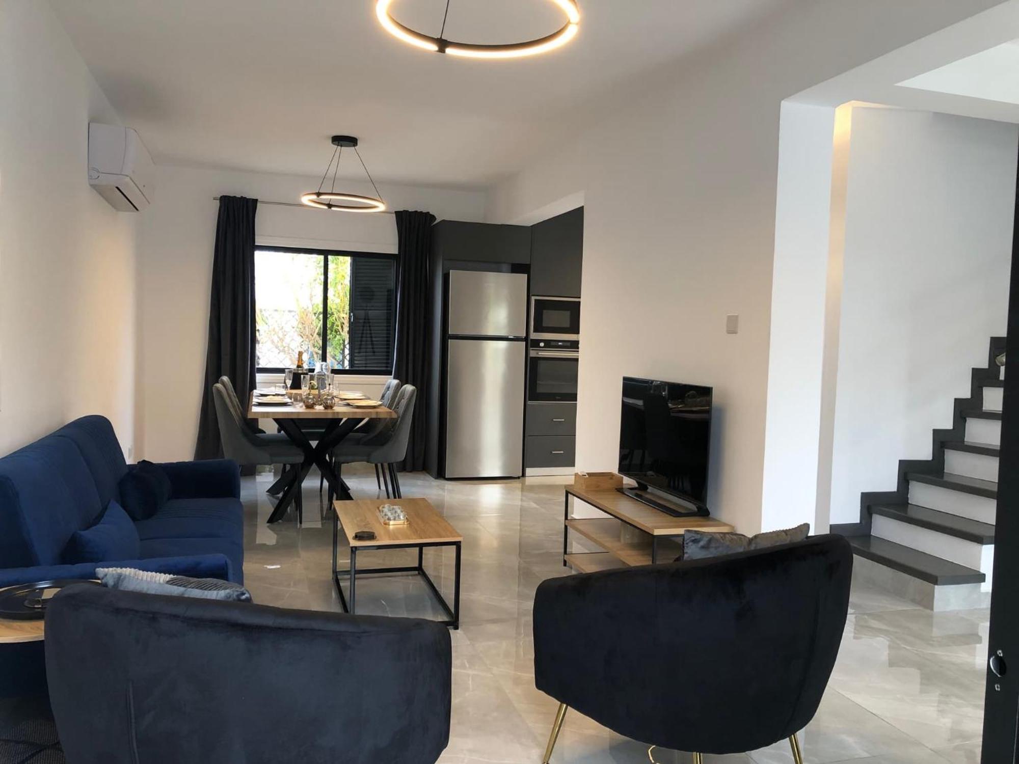 Luxurious 3-bed Villa, Modern Decor, Communal Pool Paphos