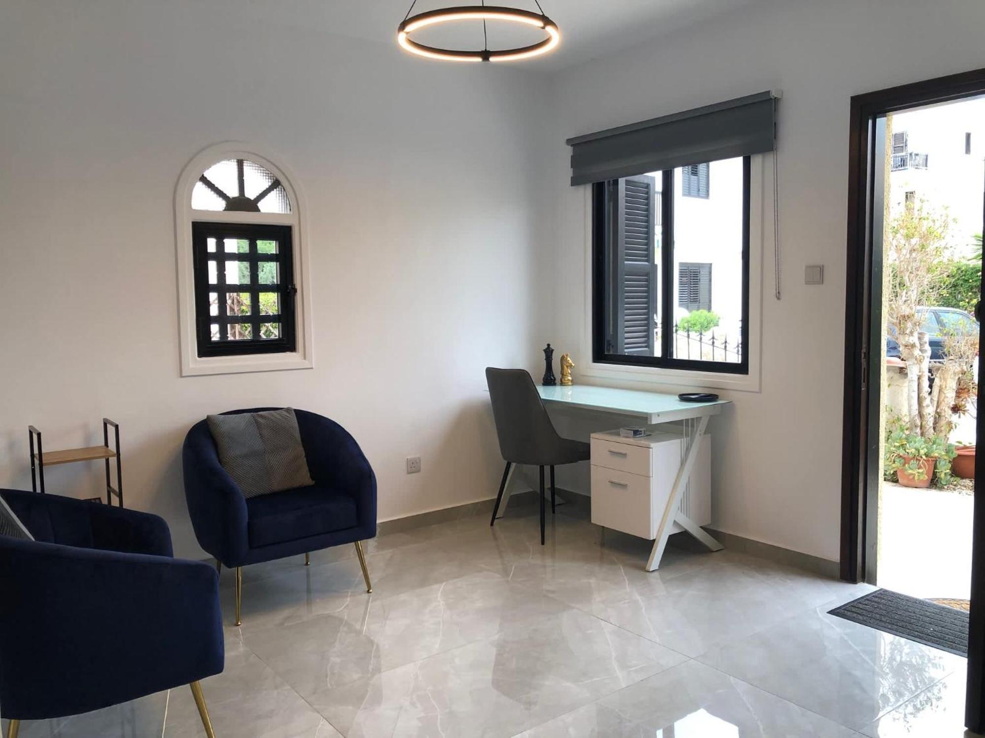 Villa Luxurious 3-bed Villa, Modern Decor, Communal Pool