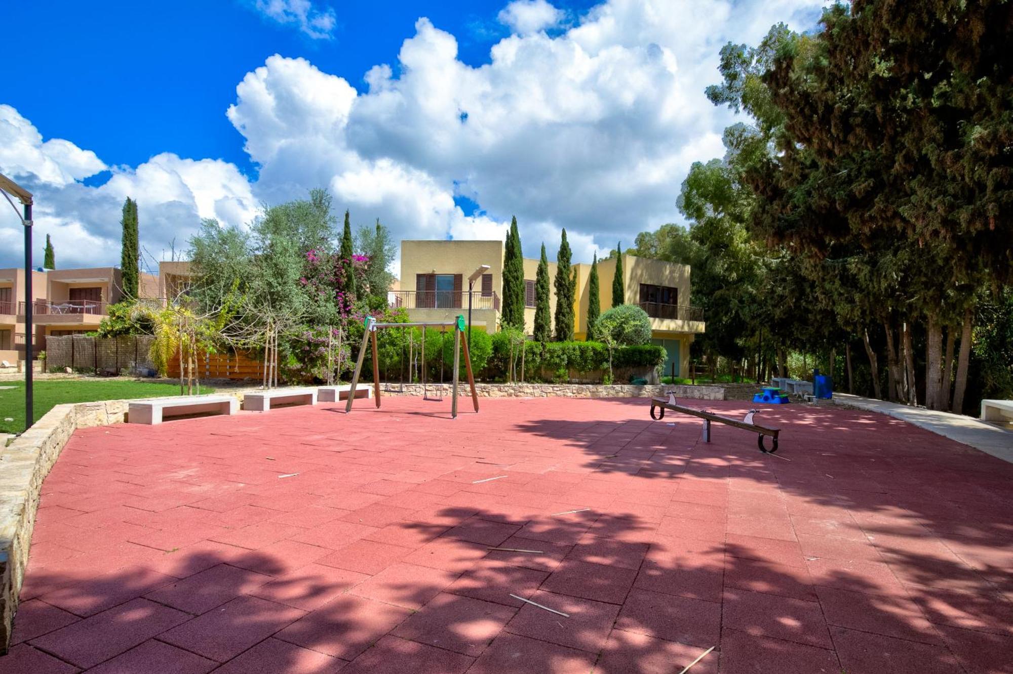 Aphrodite Gardens Modern By Vichy Holidays