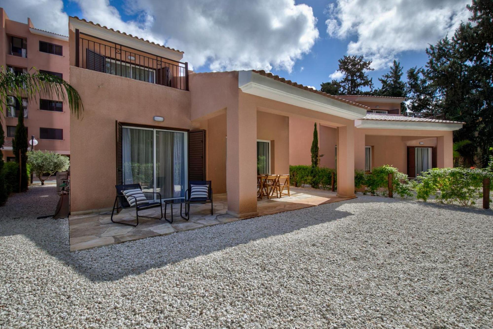 Villa Aphrodite Gardens Modern By Vichy Holidays *